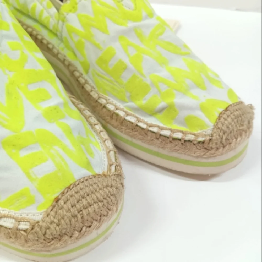 NEW Joy & Mario Love Flocked Print Letters Neon Yellow/Green Size 7